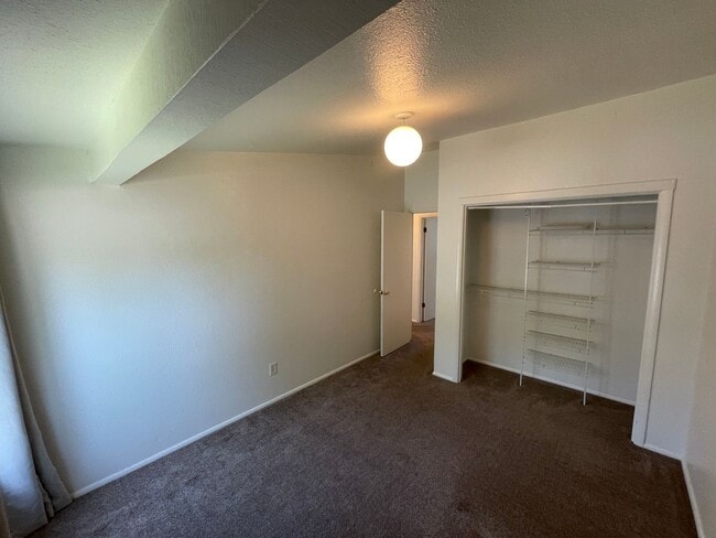 Building Photo - Great 5 Bed/3 Bath home in Orem