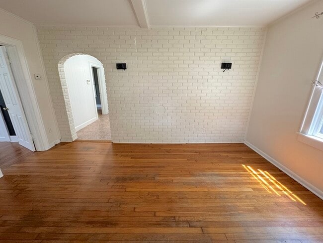Building Photo - Charming Two-Bedroom Single Family Home with Detached Garage