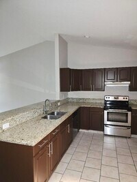 Building Photo - 1406 White Pine Dr