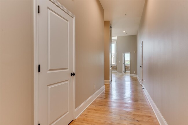 Building Photo - 936 Broad St