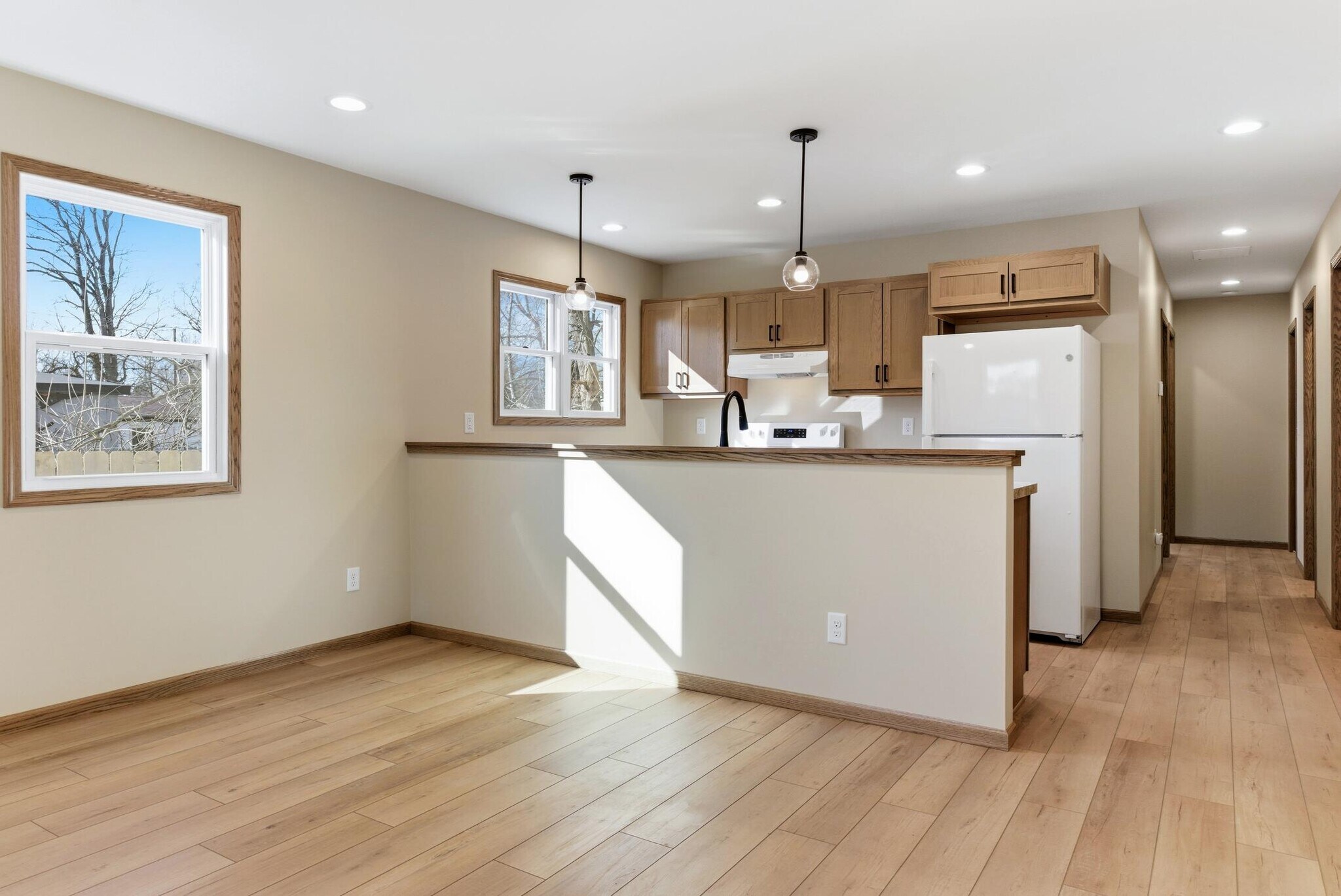 Building Photo - 313 E Martin St