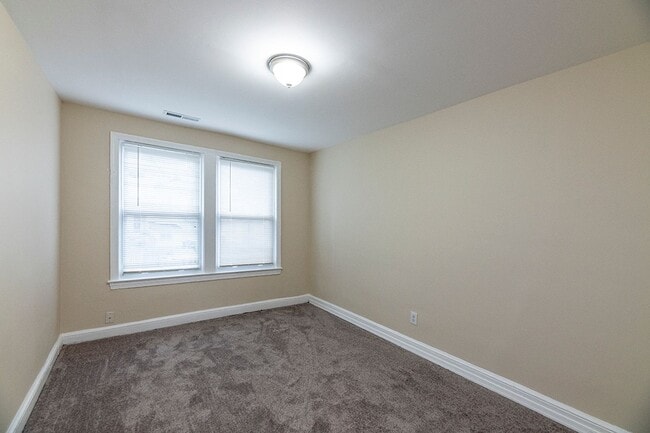 Building Photo - 351 Parkland Pl SE