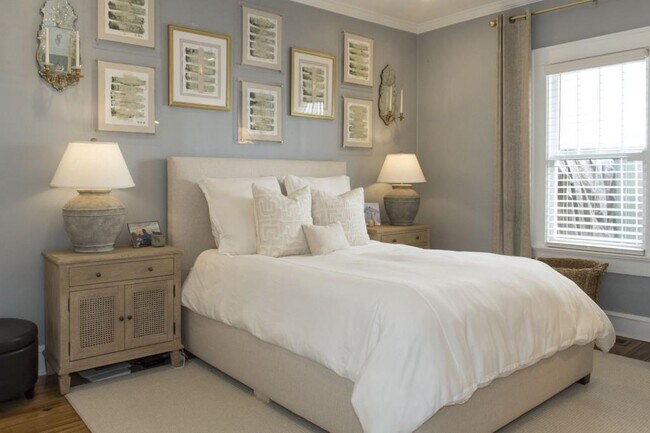 Building Photo - 801 Durant Pl NE