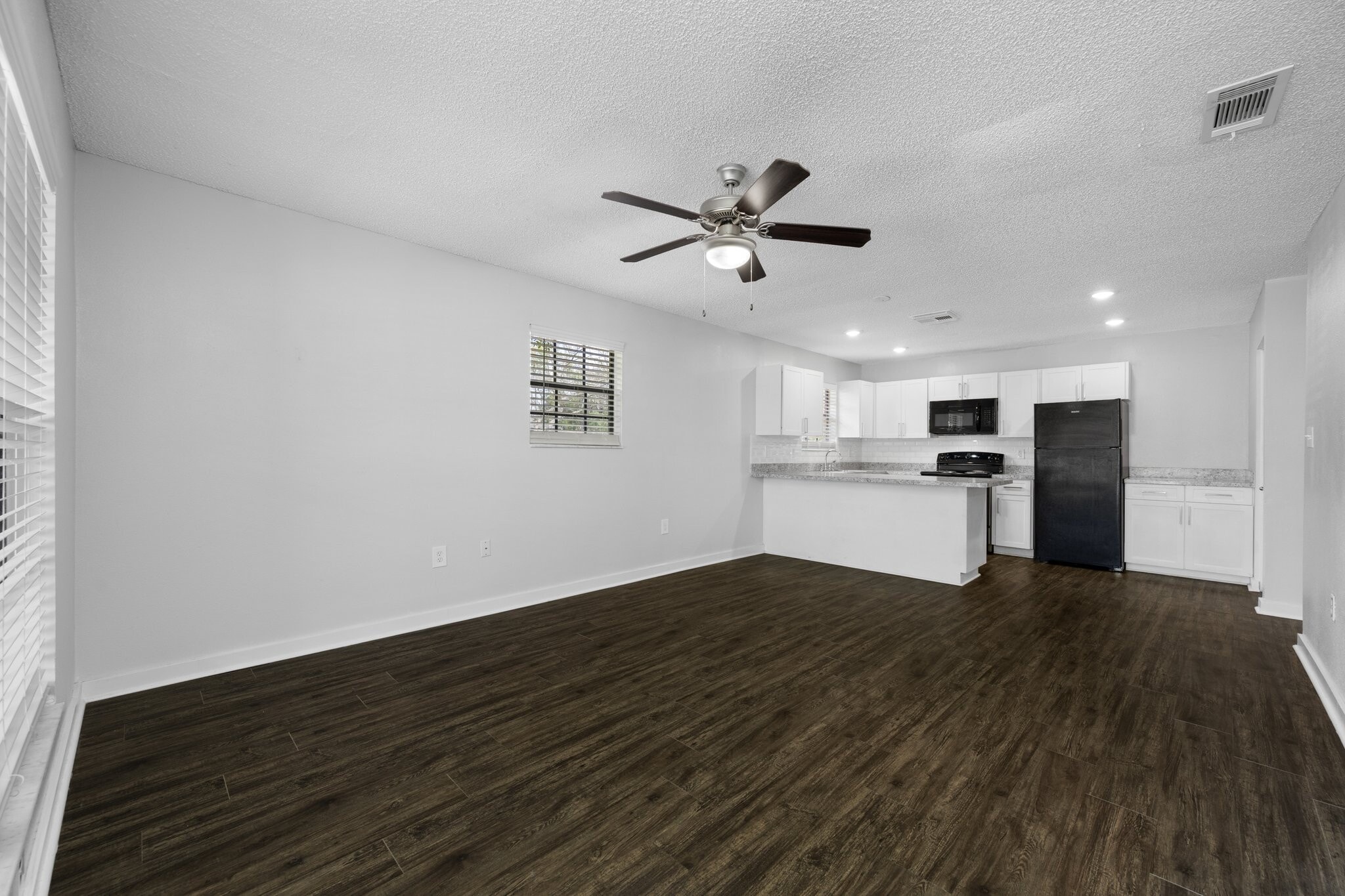 Building Photo - 7110 Tudor Ln