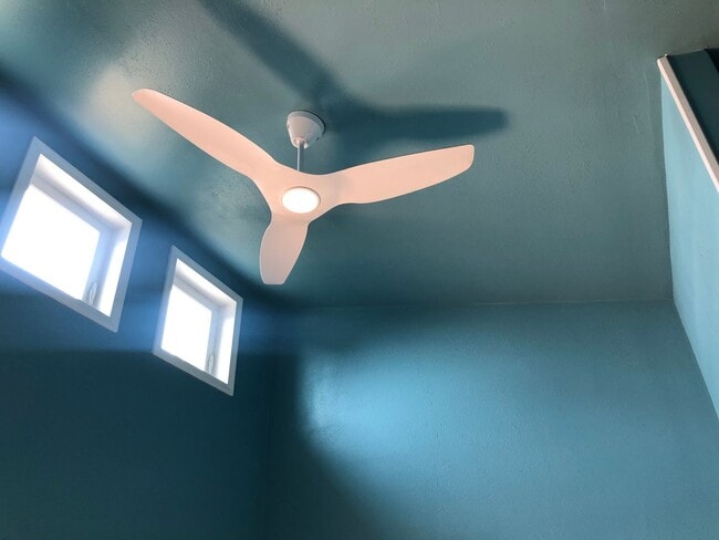 Building Photo - Newer tiny home in Harrisburg, OR!