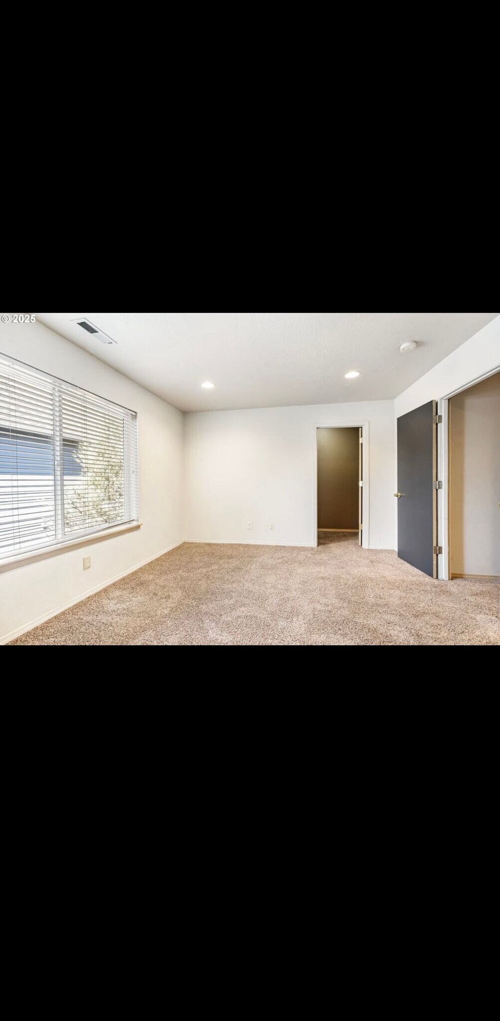 Building Photo - 2833 NE Stapleton Rd