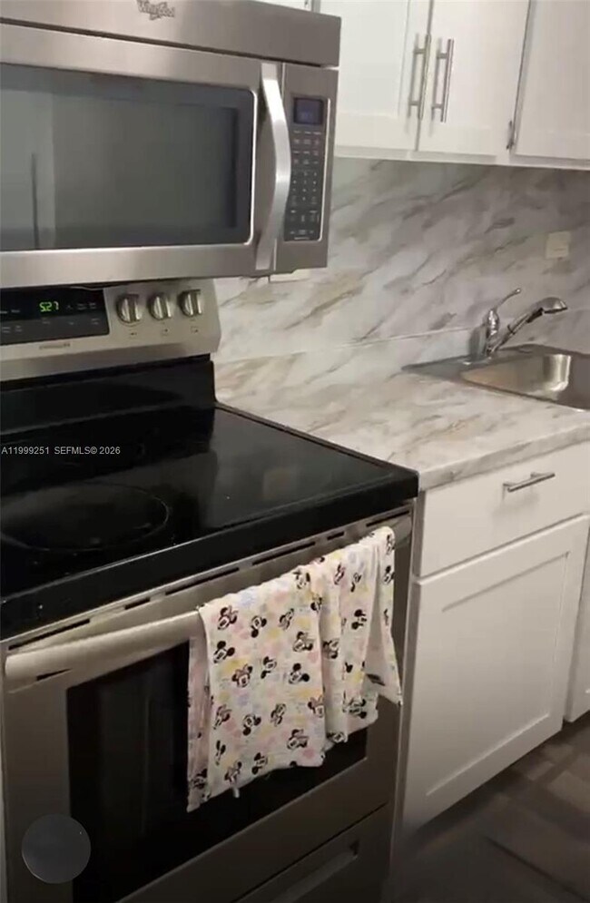 Building Photo - 7060 NW 179th St