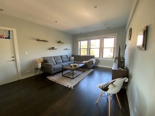 Building Photo - 3548 N Racine Ave