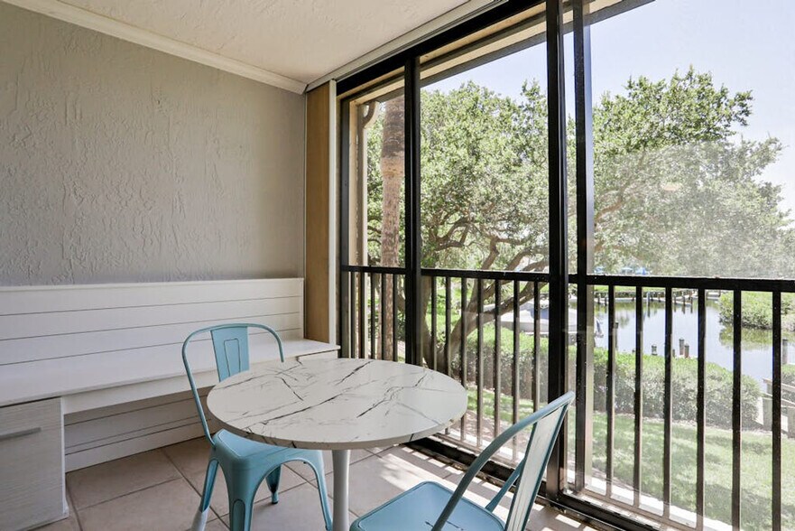 Building Photo - 1500 Midnight Cove II Pl