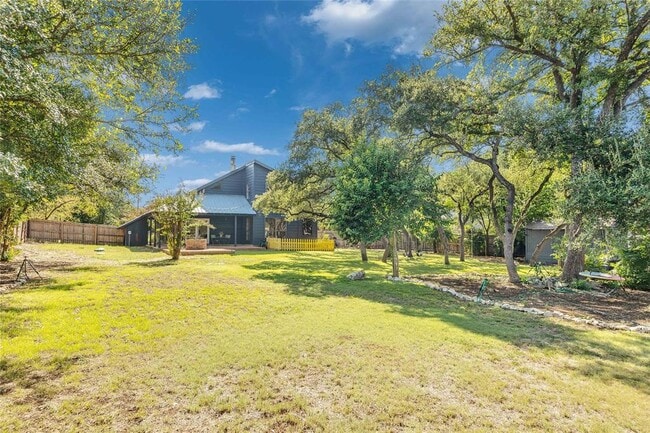 Building Photo - 10110 Lake Ridge Dr