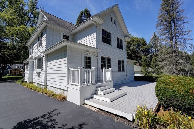 Building Photo - 106 Ellingwood Dr