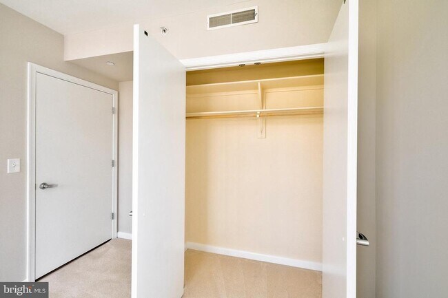 Building Photo - 355 I St SW