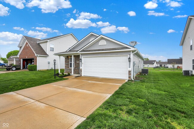 Building Photo - 5549 Wild Horse Dr
