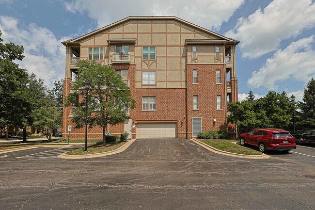 Building Photo - 1739 Tudor Ln
