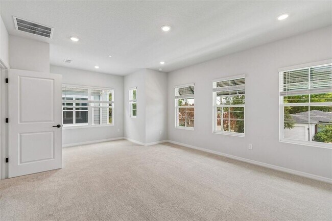 Building Photo - 4357 Roush Ave