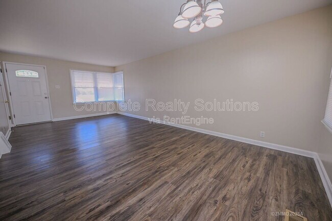 Building Photo - 10200 Tappan Dr