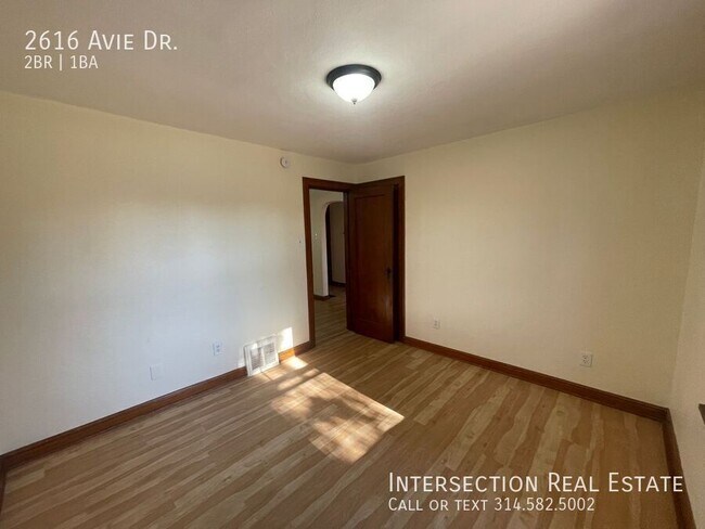 Building Photo - 2616 Avie Dr