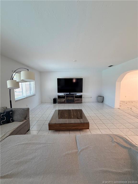 Building Photo - 761 SW Ravenswood Ln