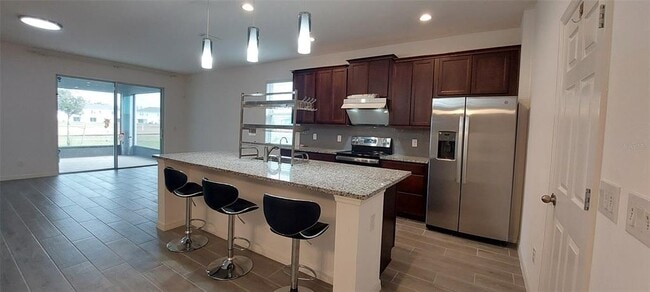 Building Photo - 1608 Sky Lks Dr