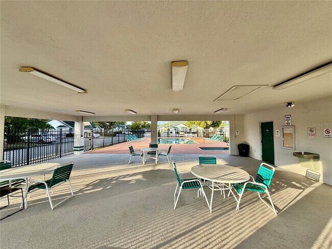 Building Photo - 1128 Jade E Ln