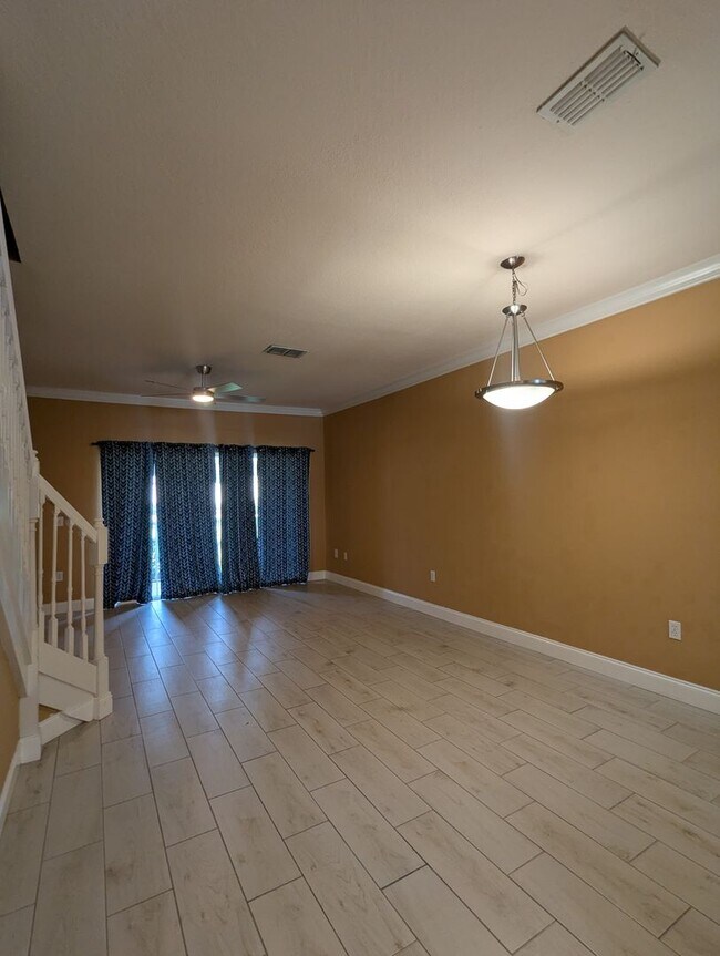 Building Photo - 2 Bedroom / 2.5 Bathroom Townhome – Magnolia Place