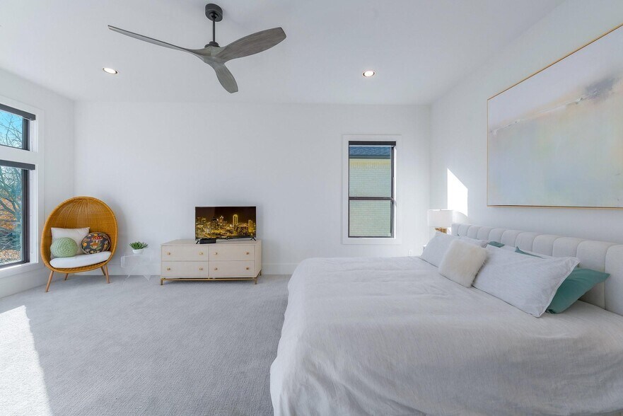 Building Photo - 3311 Regent Dr