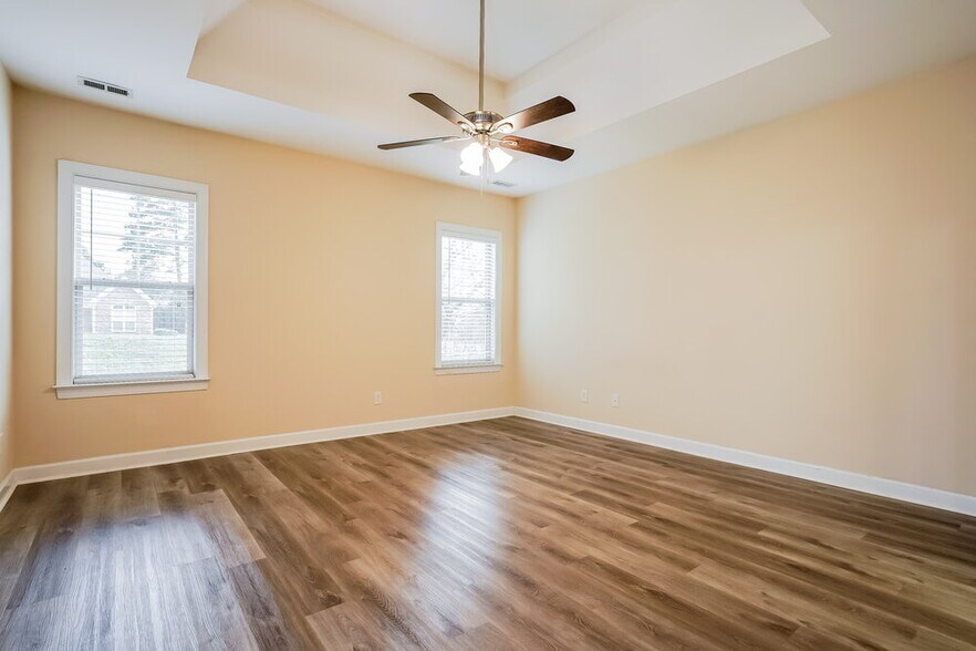 Building Photo - 805 New Charleston Dr