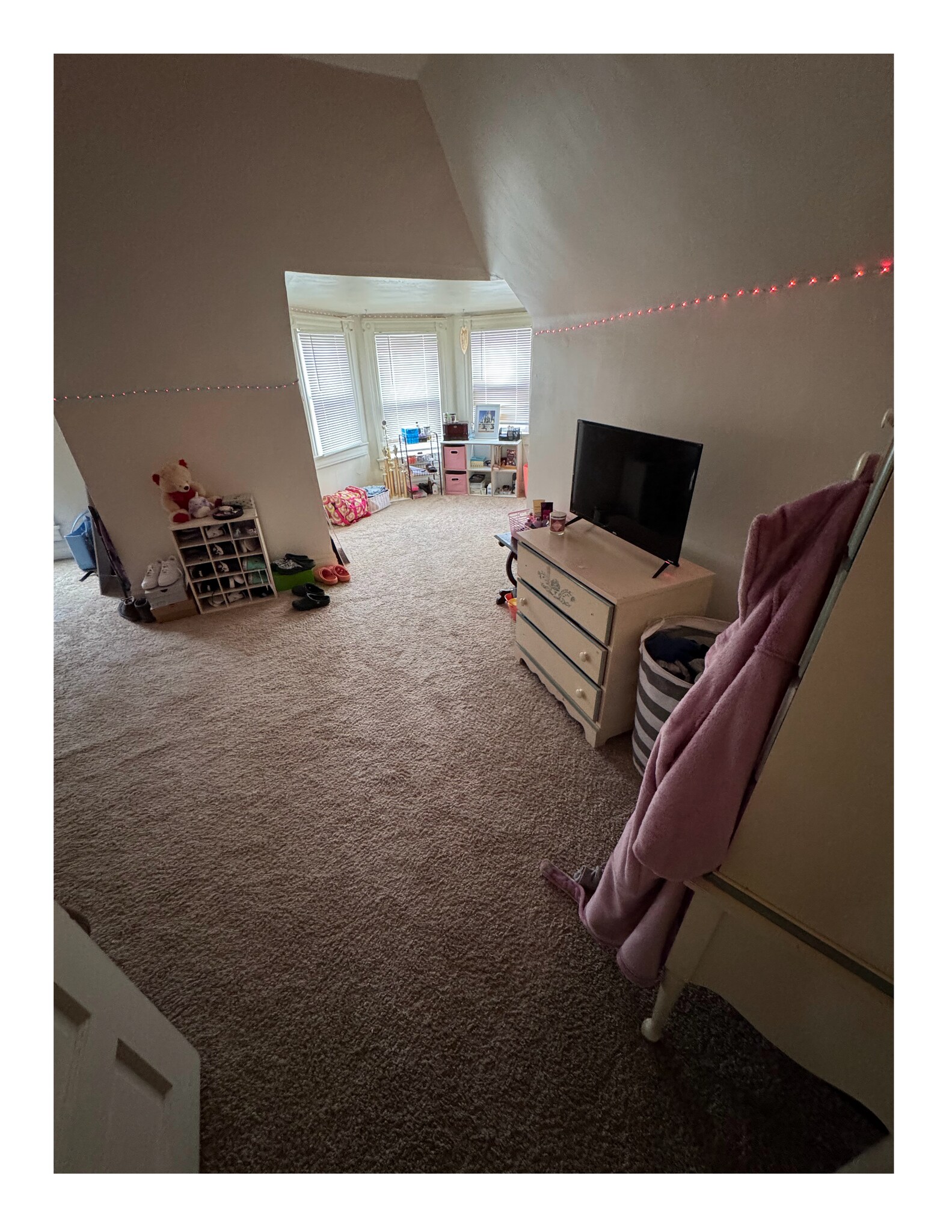 3rd Floor Bedroom - 522 E Chestnut St