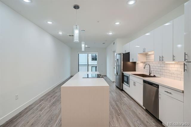 Building Photo - 3500 S Corona St