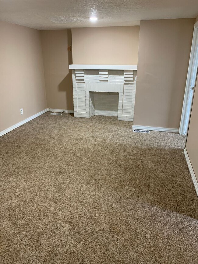 Building Photo - 1712 Seventh St