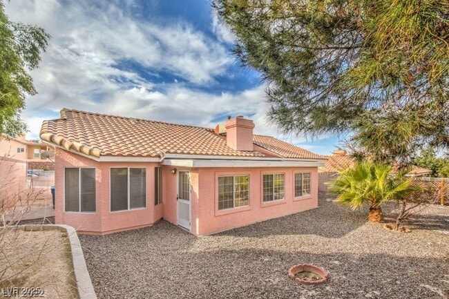 Building Photo - Gated Community, 1-Story, 3 Bedrooms Home ...