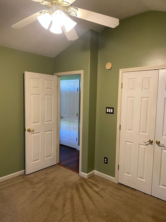 Building Photo - Contact Peggy Goodman 501 676 1758