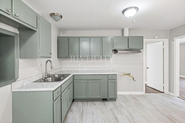 Building Photo - 3240 Boxdale St