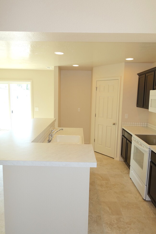Building Photo - New 3-Bedroom Home in Kuna!