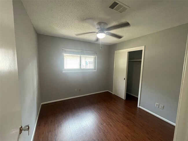 Building Photo - 9007 Bunny Run Dr