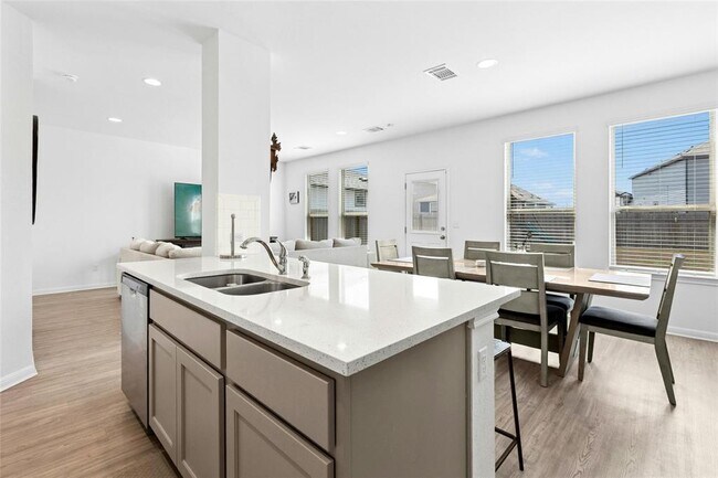 Building Photo - 6815 Tiznow Ln