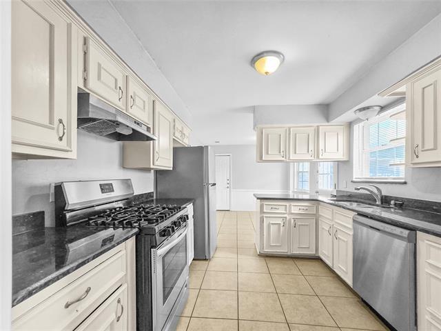 Building Photo - 2404 Dalgreen Dr