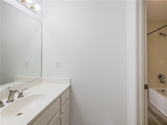 Building Photo - 7335 Craigleith Dr