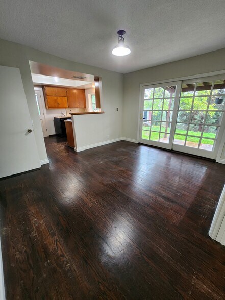 Building Photo - 4131 Aralia Rd