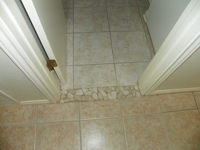 Building Photo - 509.511 Texas Ave