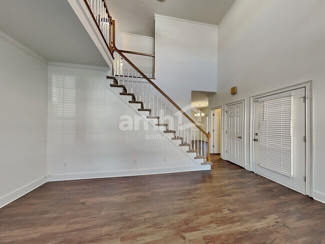 Building Photo - 6111 Creft Cir