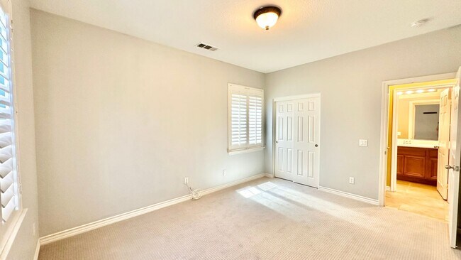 Building Photo - Wonderful Executive Style Two-Story Home in Beautiful Murrieta Oaks Community!