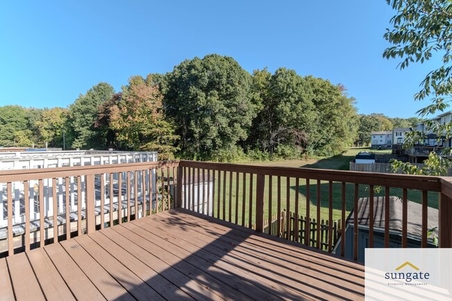 Building Photo - 422 Machias Pl