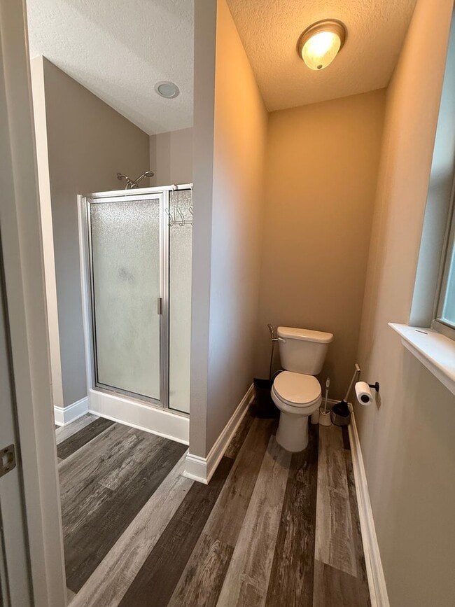 Building Photo - New Listing