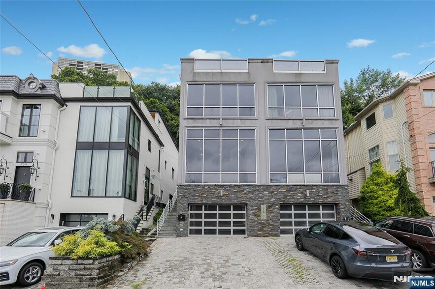 Building Photo - 760A Undercliff Ave