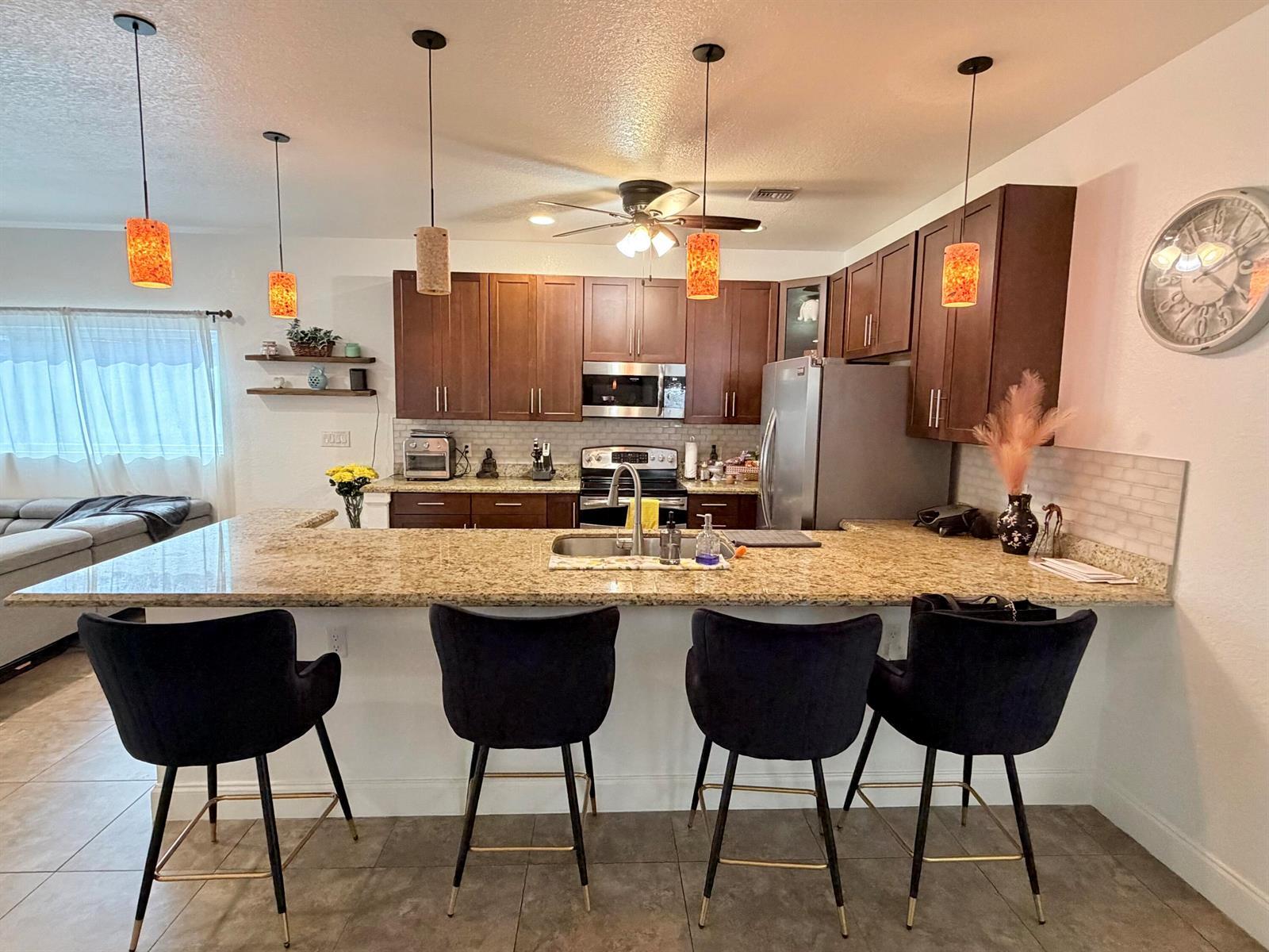 Building Photo - 243 SW 5th St