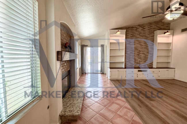 Building Photo - 3Bed/2Bath House at Arrowhead Lakes! $199 MOVE-IN SPECIAL! Ready for Immediate Move-In!