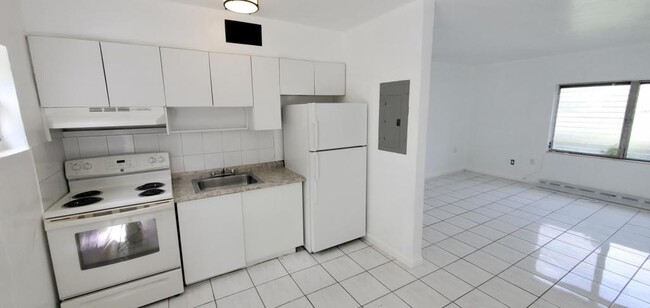 Primary Photo - 28 Majorca Ave