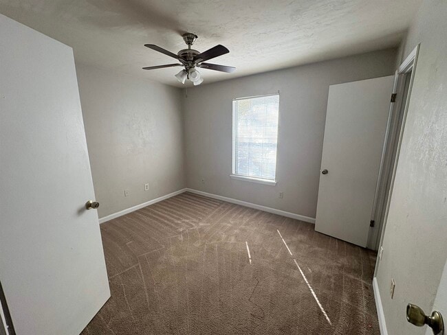 Building Photo - 1862 Sylvan Ct