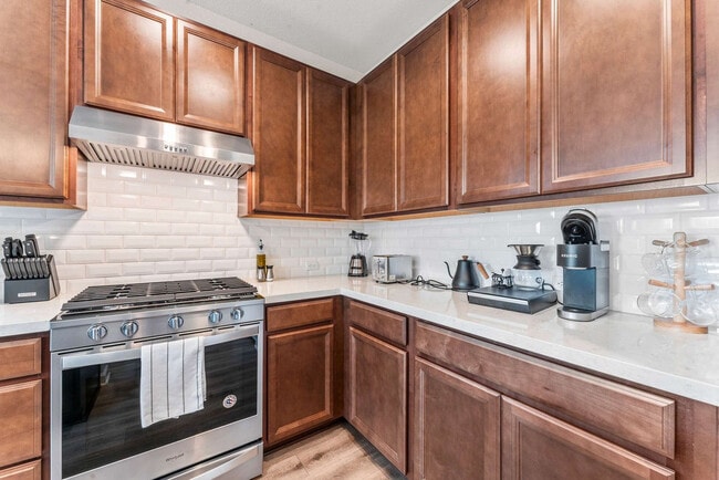 Building Photo - 8512 Bestride Bend